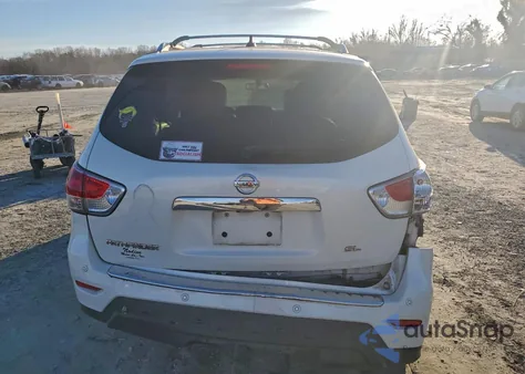 2016 Nissan Pathfinder S z USA, uszkodzony, nr VIN 5N1AR2MN2GC620235